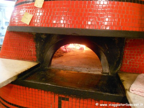 Pizzeria Carmnella a Napoli Centrale